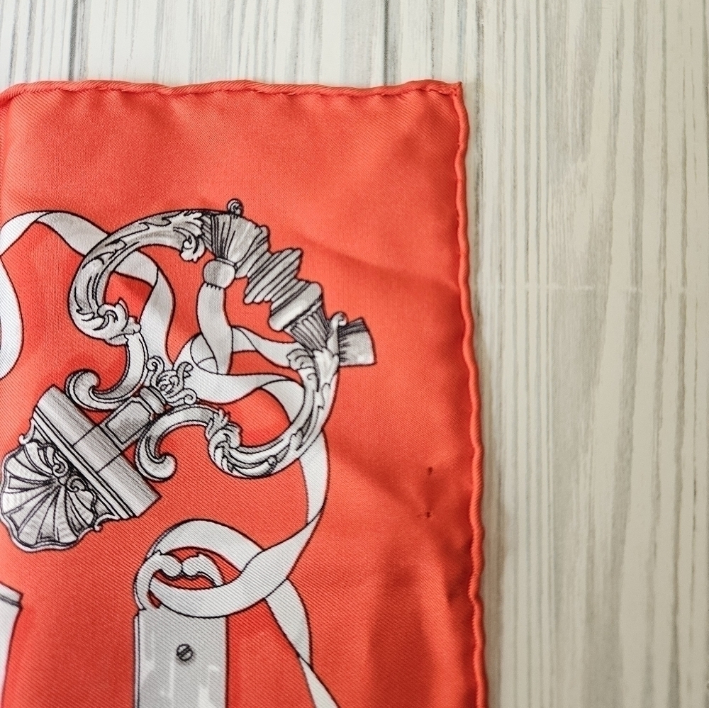 Hermès Ferronnerie Petit Carre 45 Scarf in Red and Gray - Picture 3 of 16
